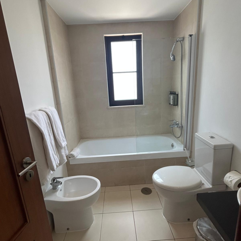 Cape Verde Property for Sale - Attractive 2-Bed Apartment at Tortuga Beach Resort, Sal - bathroom view