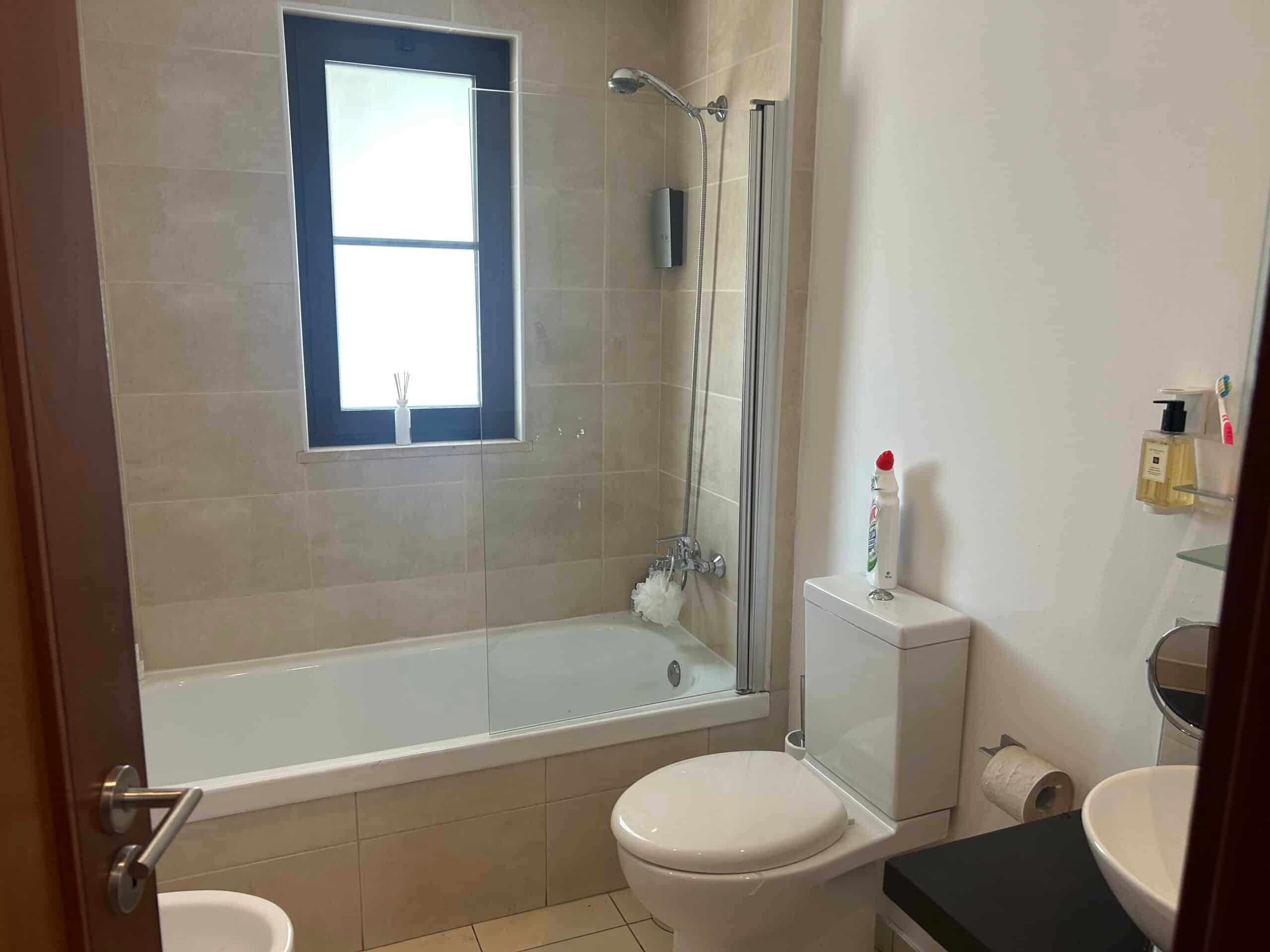 Property for Sale Cape Verde – 2-Bed Apartment at Tortuga Beach Resort, Sal bathroom view