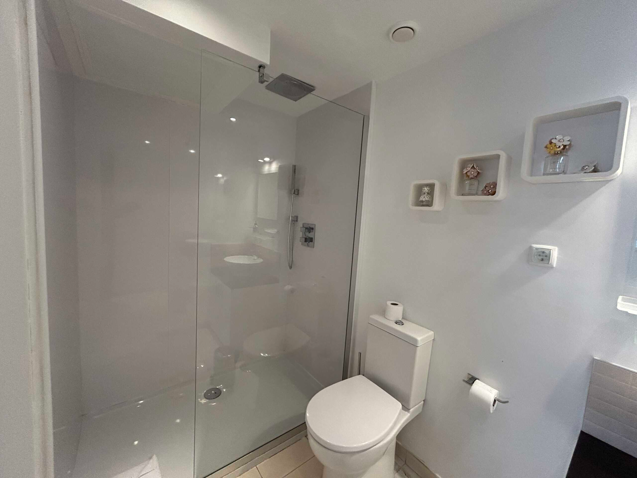 Cape Verde Properties – Spectacular 4-Bed Beachfront Villa at Tortuga Beach Resort, Sal - bathroom view