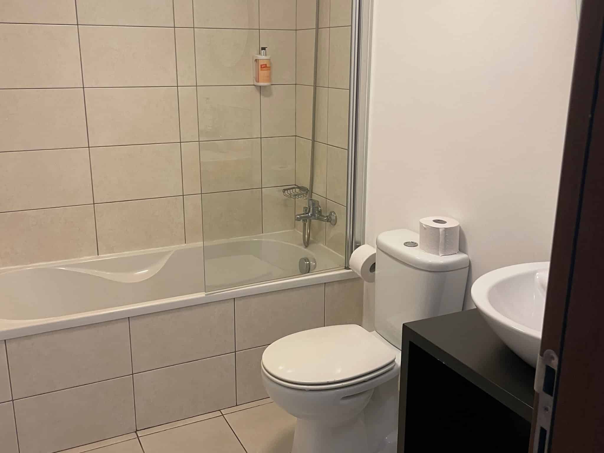 Cape Verde Property: Renovated Studio Apartment on TUI Suneo Resort, Sal - bathroom view